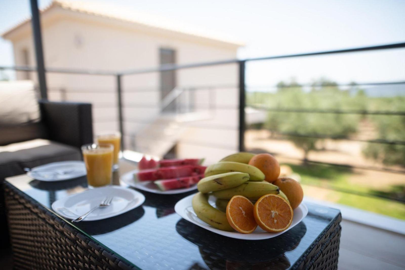 Three Charites Resort Gialova Exterior foto