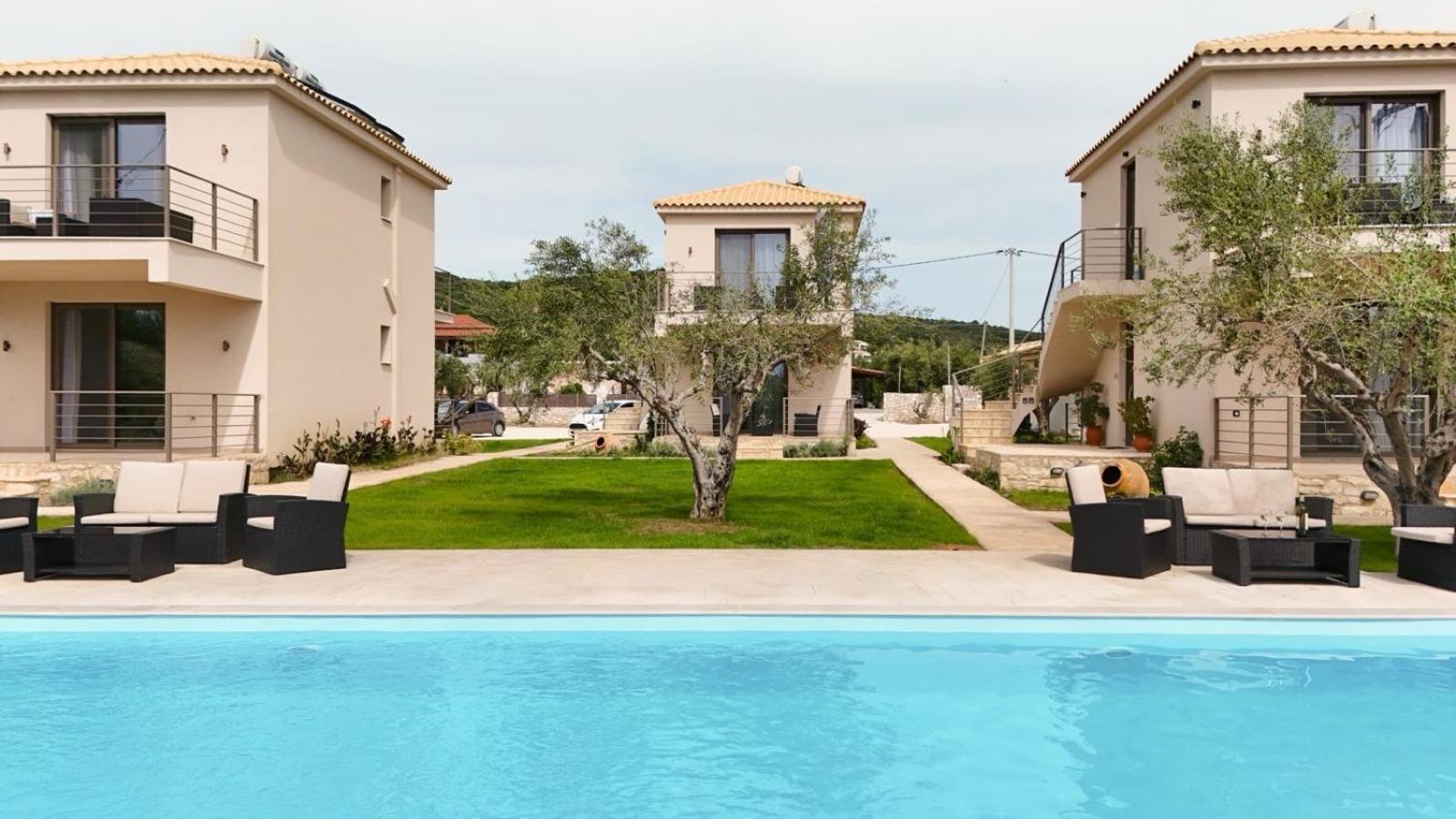 Three Charites Resort Gialova Exterior foto