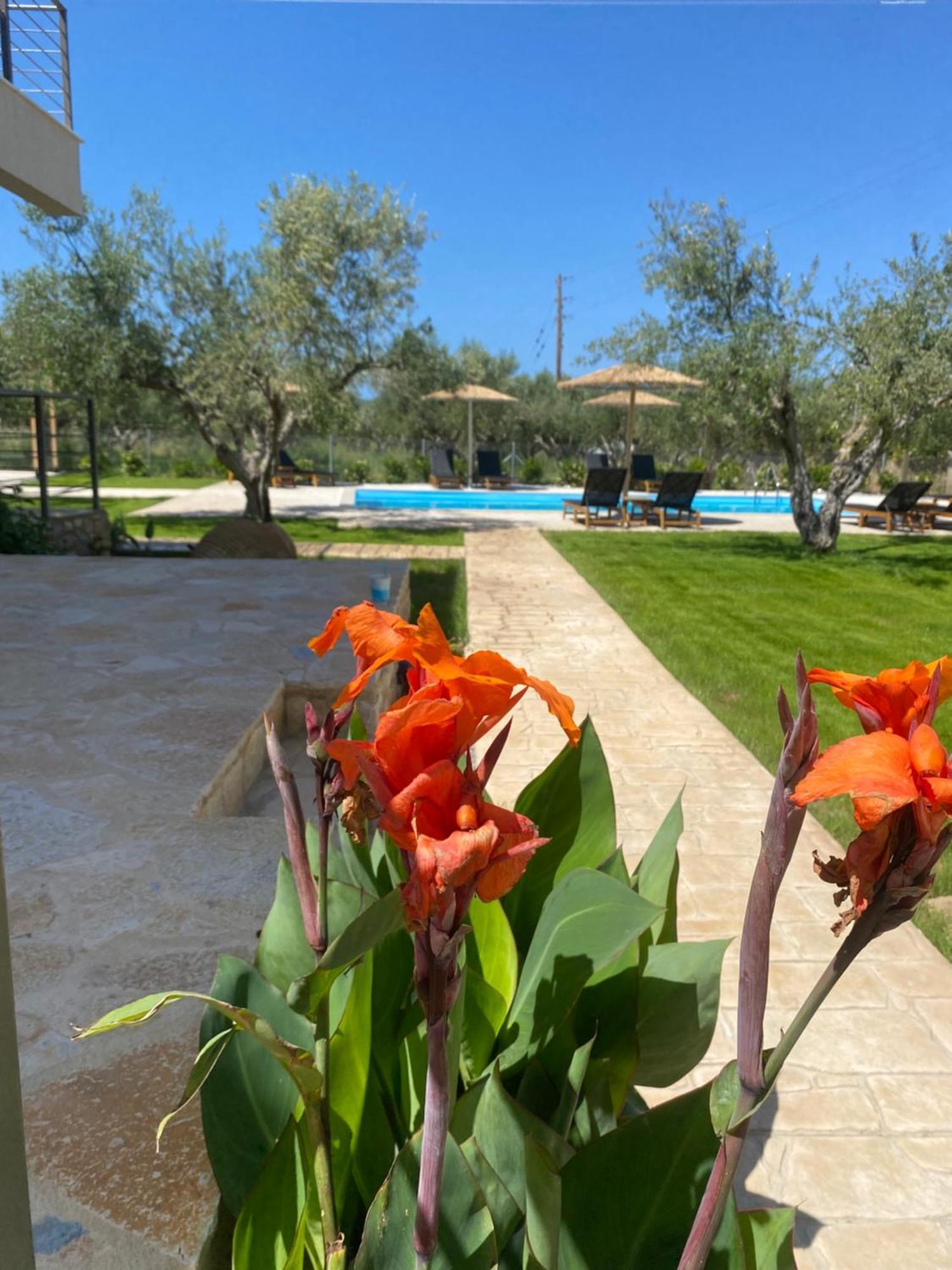 Three Charites Resort Gialova Exterior foto